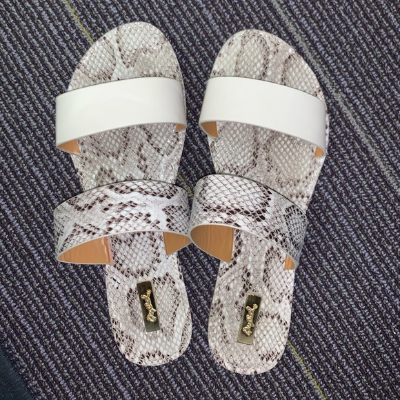 Pink Lily Shoes - Pink Lily Boutique Snakeskin Sandals